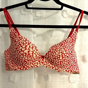 Victoria’s Secret never worn push-up bra
